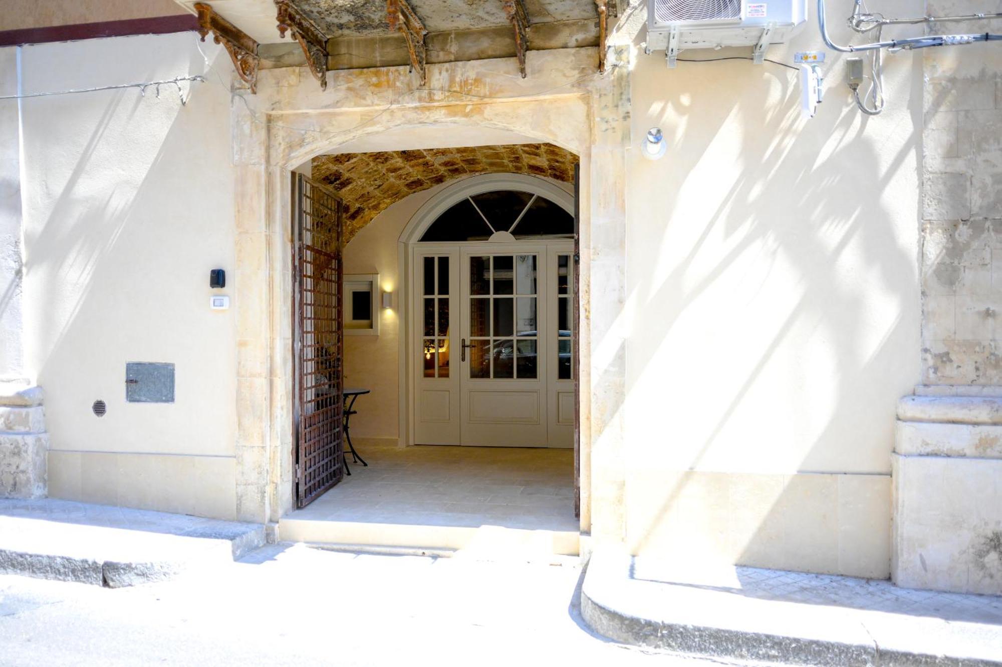 La Grotta, Luxury Suite & Spa Noto Exterior photo